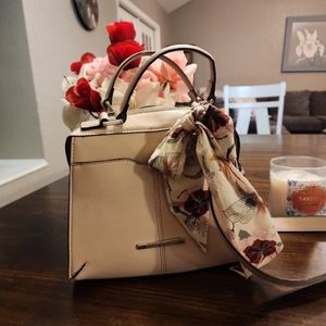 STEVE MADDEN BREESE CROSSBODY BAG PURSE HANDBAG Light pink with Floral scarf